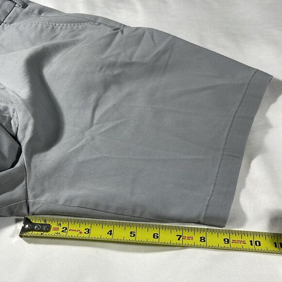 Izod mens grey basic flat front 9" inseam chino shorts - size 40 - Picture 9 of 10